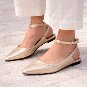 Free People Jules Point Flat – Gold – Size 7 – New in Box